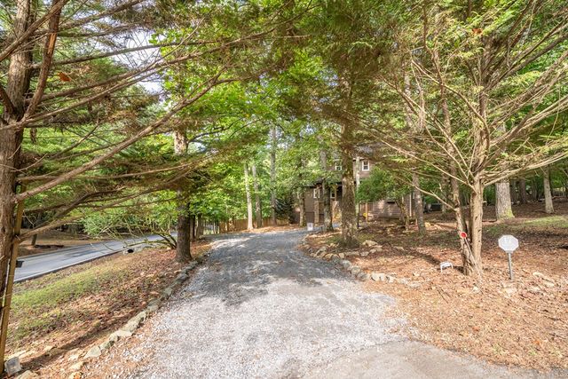 17 Tara Lane, Ellijay, GA 30540