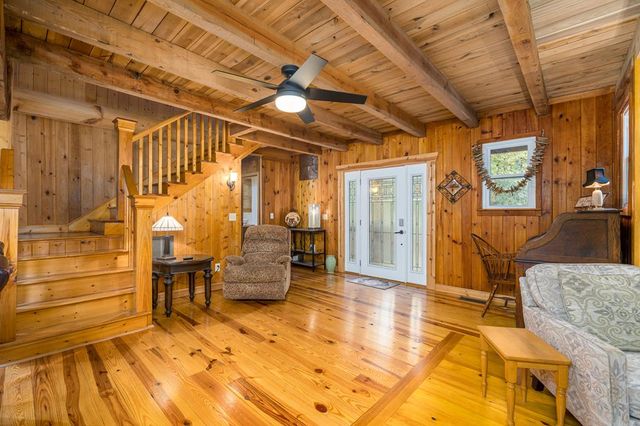 17 Tara Lane, Ellijay, GA 30540