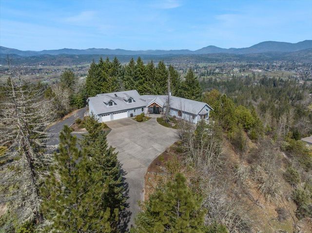 3601 Campus View Drive, Grants Pass, OR 97527