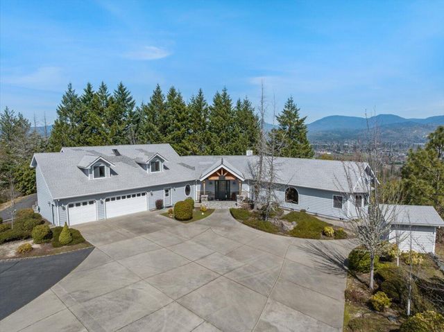 3601 Campus View Drive, Grants Pass, OR 97527