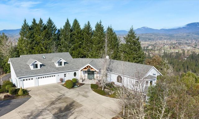 3601 Campus View Drive, Grants Pass, OR 97527