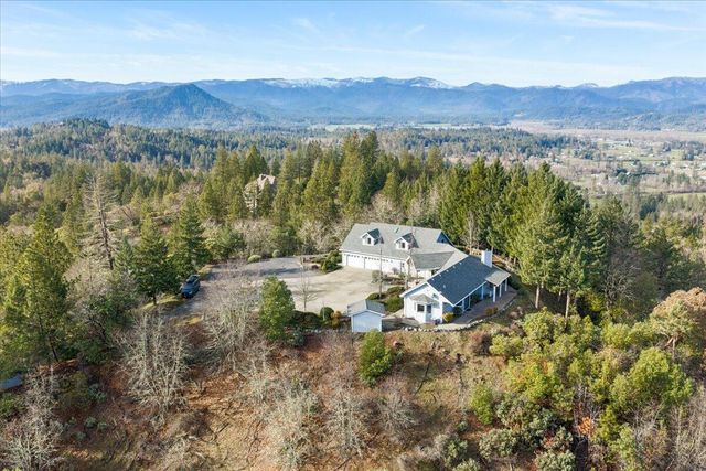 3601 Campus View Drive, Grants Pass, OR 97527