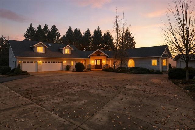 3601 Campus View Drive, Grants Pass, OR 97527