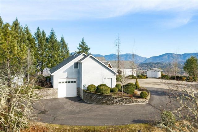 3601 Campus View Drive, Grants Pass, OR 97527