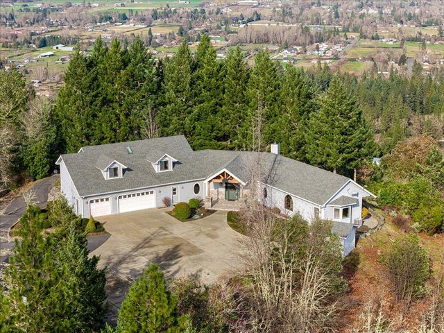 3601 Campus View Drive, Grants Pass, OR 97527