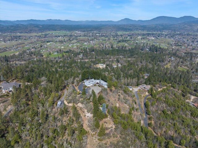 3601 Campus View Drive, Grants Pass, OR 97527