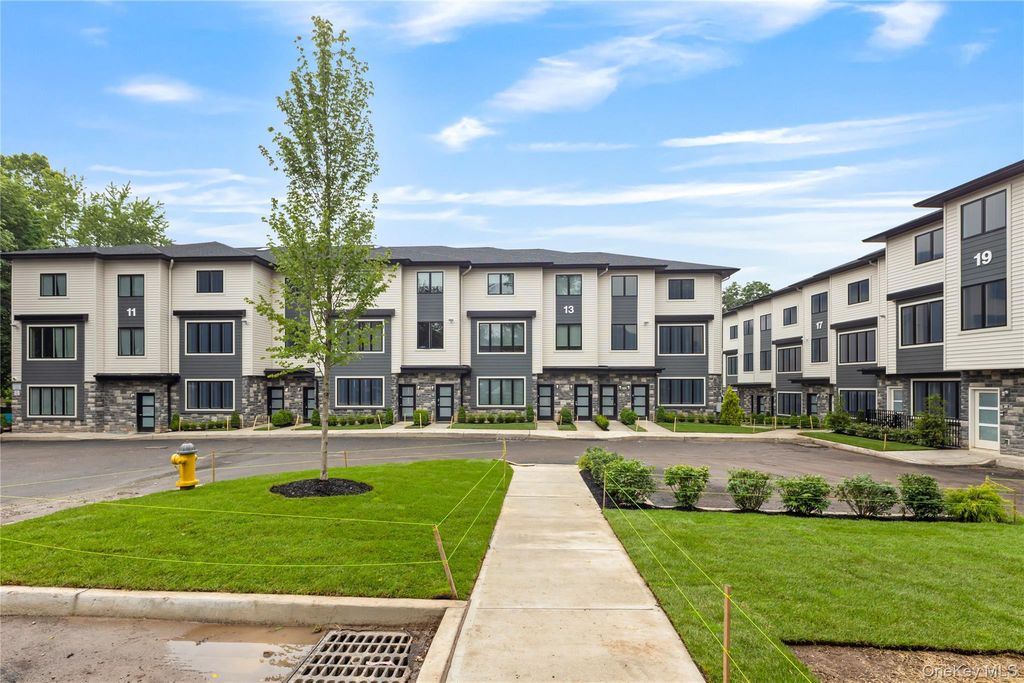 19 Lazer Court 102, Spring Valley, NY 10977