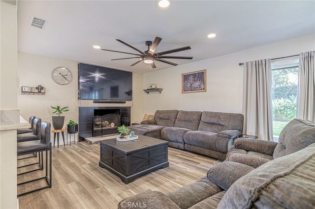 2575 Victoria, Simi Valley, CA 93065