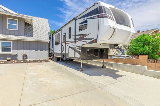 2575 Victoria, Simi Valley, CA 93065