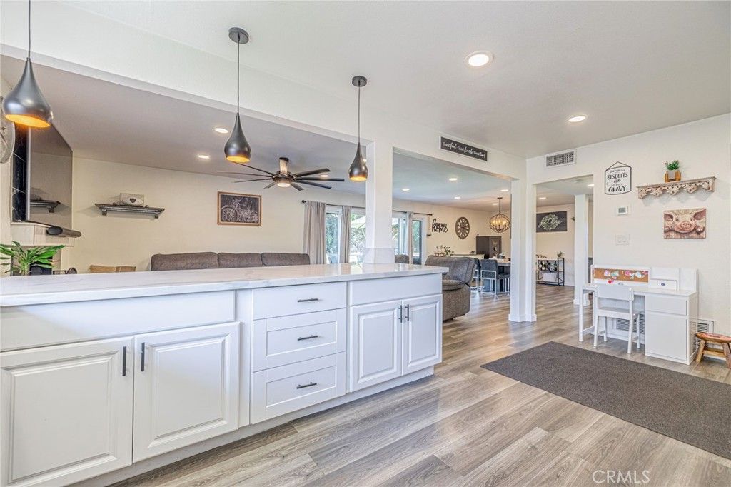 Image 12 of property listing at 2575 Victoria, Simi Valley, CA 93065