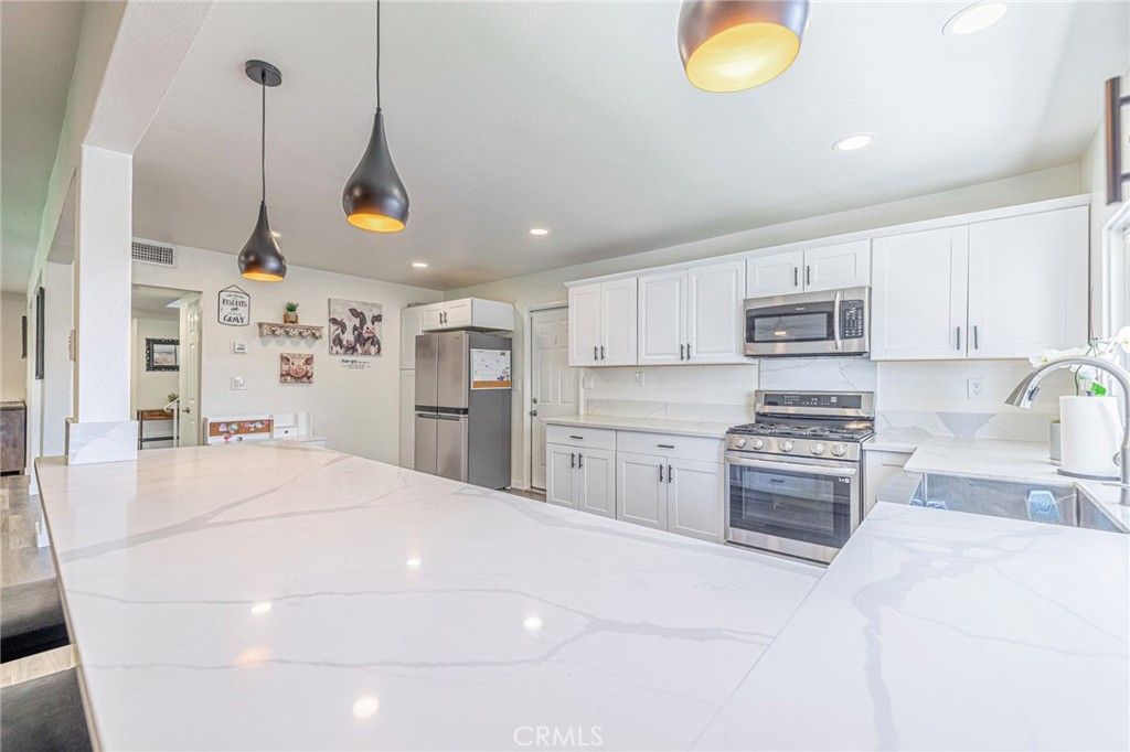 Image 13 of property listing at 2575 Victoria, Simi Valley, CA 93065