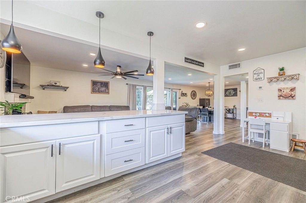 Image 14 of property listing at 2575 Victoria, Simi Valley, CA 93065