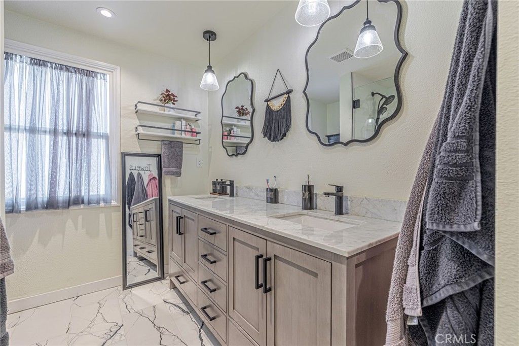 Image 26 of property listing at 2575 Victoria, Simi Valley, CA 93065