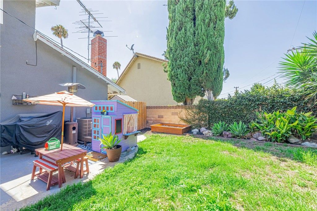 Image 40 of property listing at 2575 Victoria, Simi Valley, CA 93065