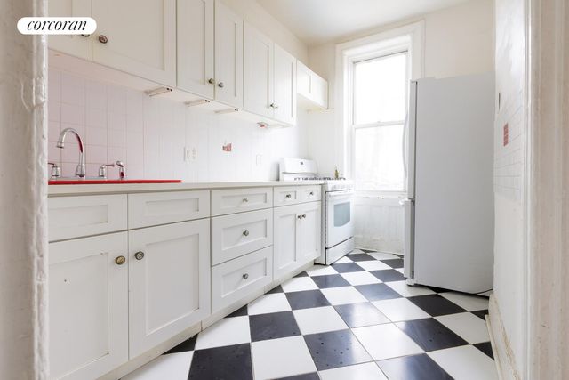587A LEXINGTON Avenue, New York City, NY 11221