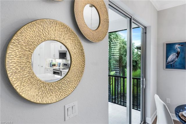 9520 Ironstone 202, Naples, FL 34120