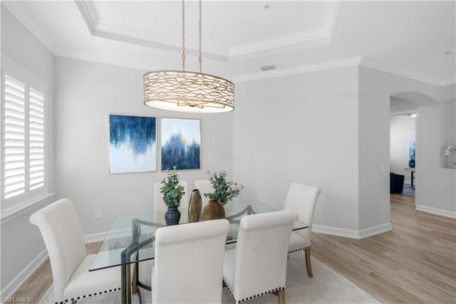 9520 Ironstone 202, Naples, FL 34120