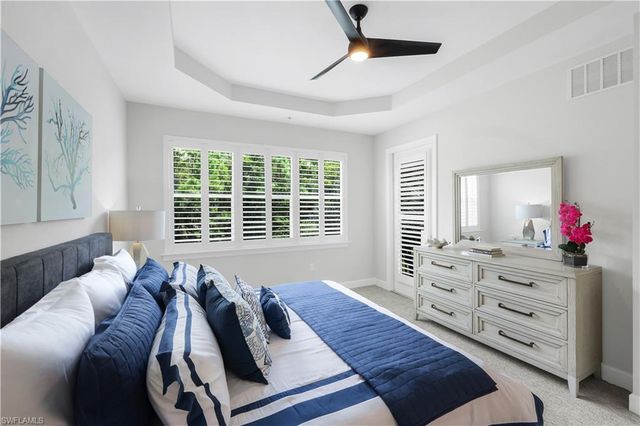 9520 Ironstone 202, Naples, FL 34120