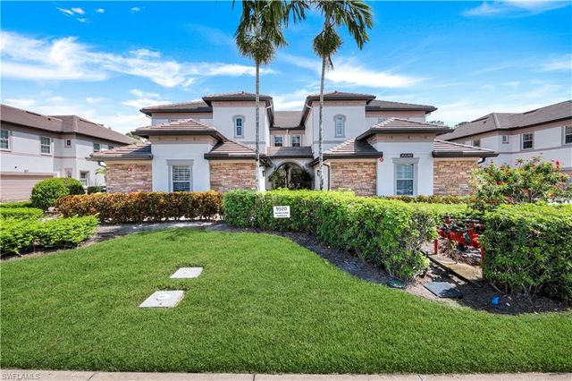 9520 Ironstone 202, Naples, FL 34120