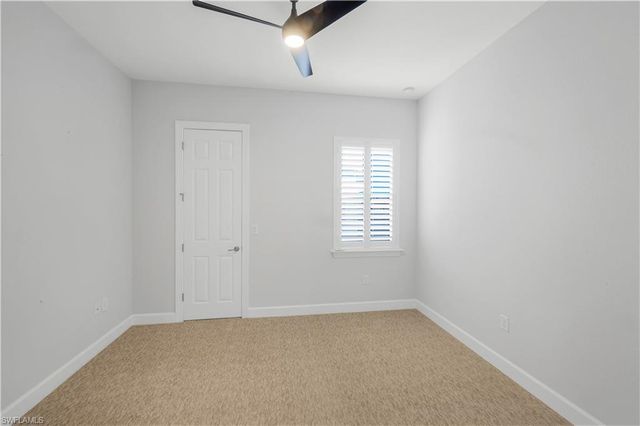 9520 Ironstone 202, Naples, FL 34120