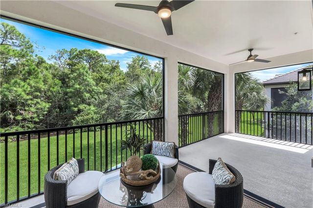 9520 Ironstone 202, Naples, FL 34120