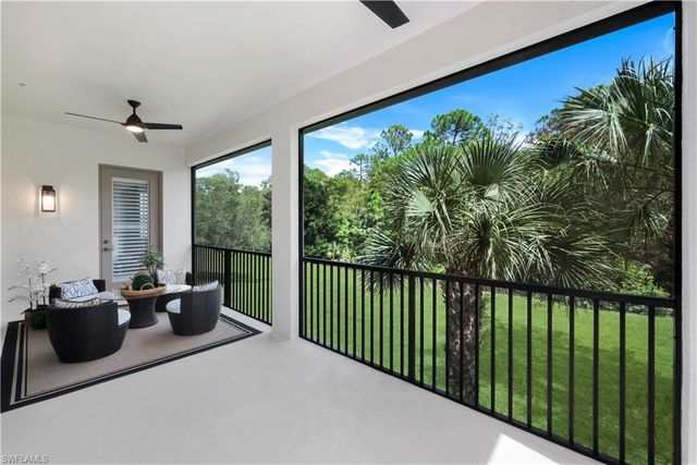 9520 Ironstone 202, Naples, FL 34120
