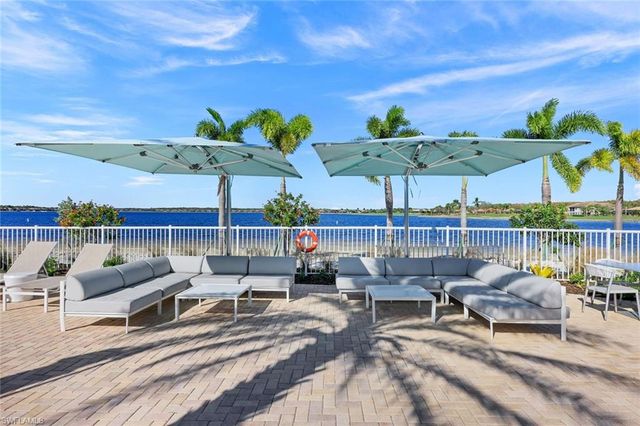 9520 Ironstone 202, Naples, FL 34120