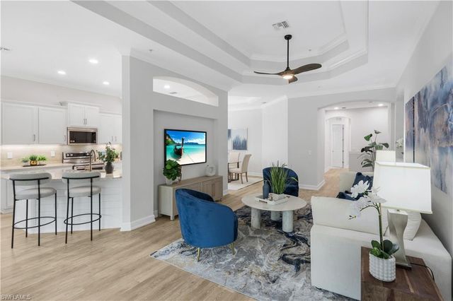 9520 Ironstone 202, Naples, FL 34120