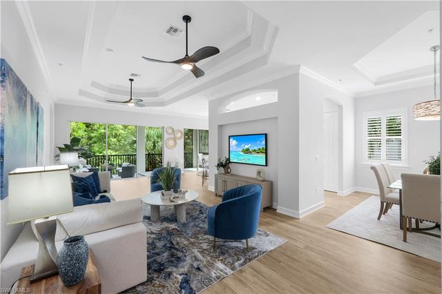 9520 Ironstone 202, Naples, FL 34120