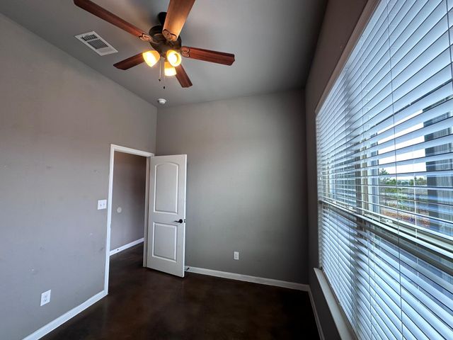 200 Mauna Kea LN B, Bastrop, TX 78602