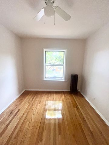 4305 W Augusta Boulevard 2, Chicago, IL 60651