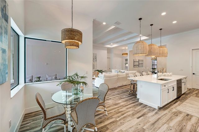 325 Holly Road, Vero Beach, FL 32963