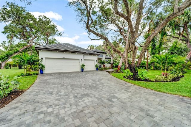 325 Holly Road, Vero Beach, FL 32963