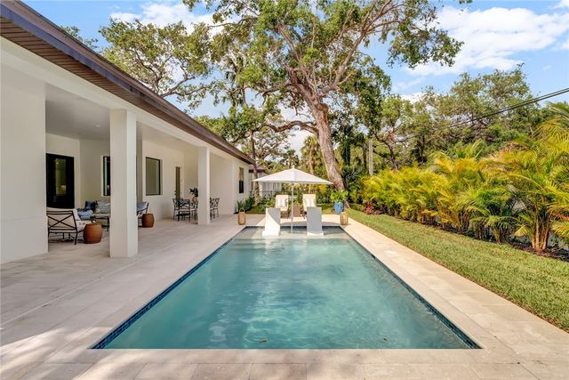 325 Holly Road, Vero Beach, FL 32963