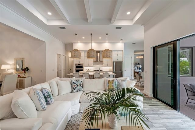 325 Holly Road, Vero Beach, FL 32963