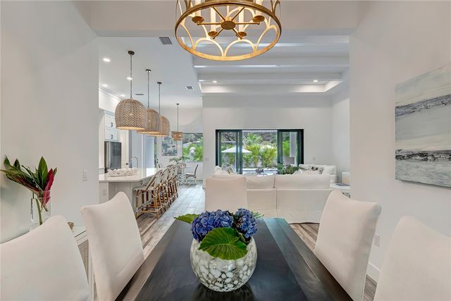 325 Holly Road, Vero Beach, FL 32963