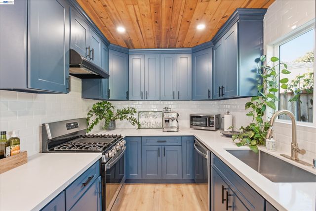3929 Division St, Los Angeles, CA 90065