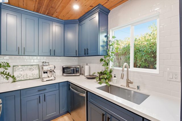 3929 Division St, Los Angeles, CA 90065