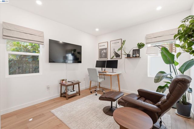 3929 Division St, Los Angeles, CA 90065