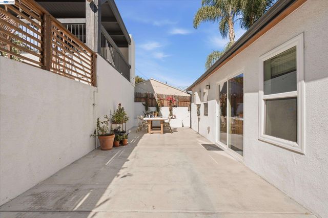 3929 Division St, Los Angeles, CA 90065