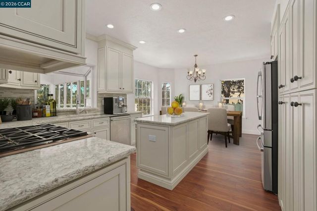 367 Hemleb Ct, Pinole, CA 94564