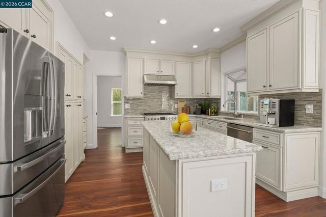 367 Hemleb Ct, Pinole, CA 94564