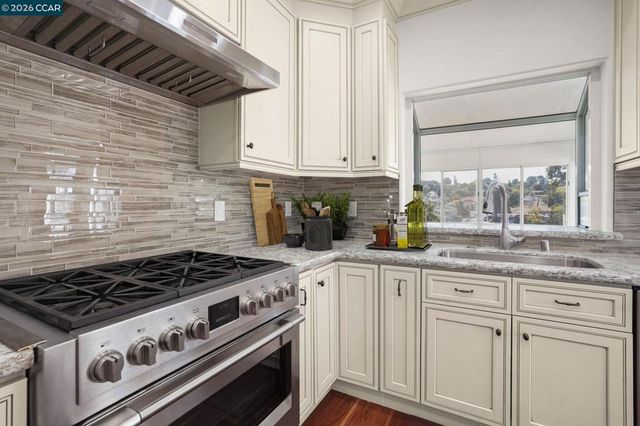 367 Hemleb Ct, Pinole, CA 94564