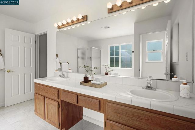 367 Hemleb Ct, Pinole, CA 94564