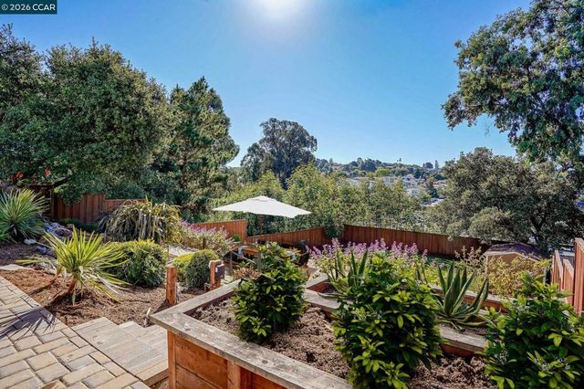 367 Hemleb Ct, Pinole, CA 94564