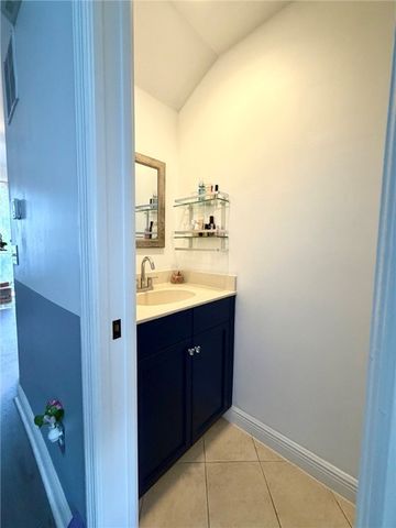 1630 42nd Square 104, Vero Beach, FL 32960