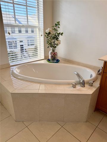 1630 42nd Square 104, Vero Beach, FL 32960