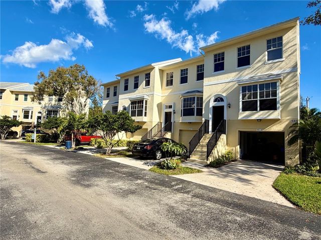 1630 42nd Square 104, Vero Beach, FL 32960