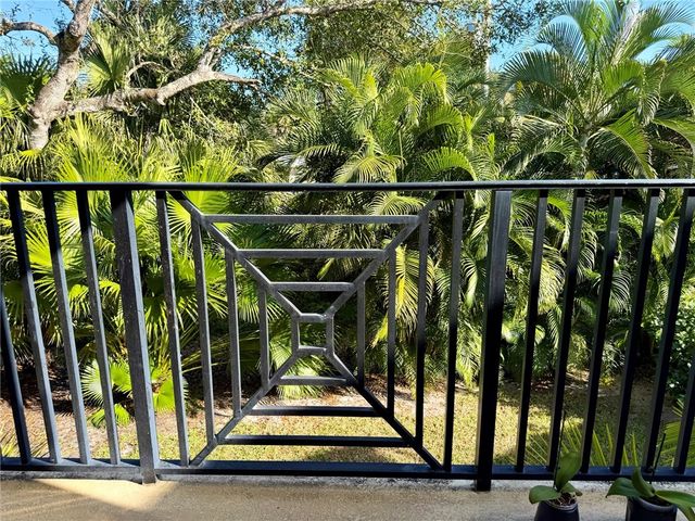 1630 42nd Square 104, Vero Beach, FL 32960