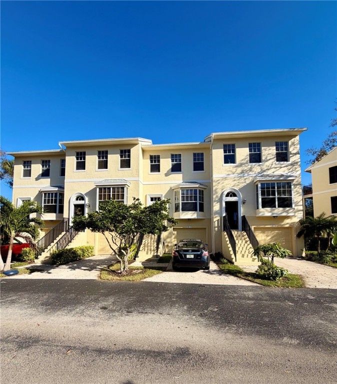 1630 42nd Square 104, Vero Beach, FL 32960